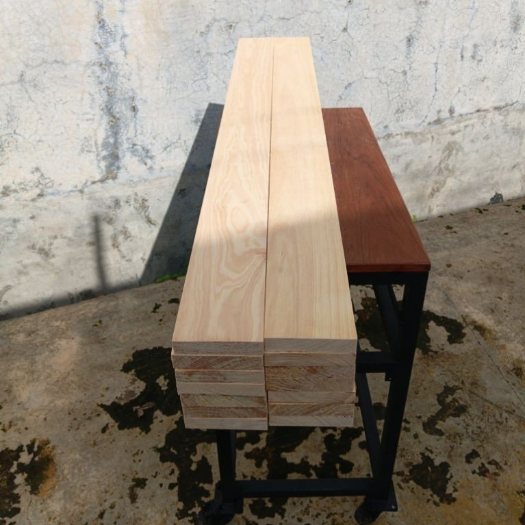 Papan Kayu Pinus Oven Kering Jati Belanda 10x1cm Serut Amplas Halus