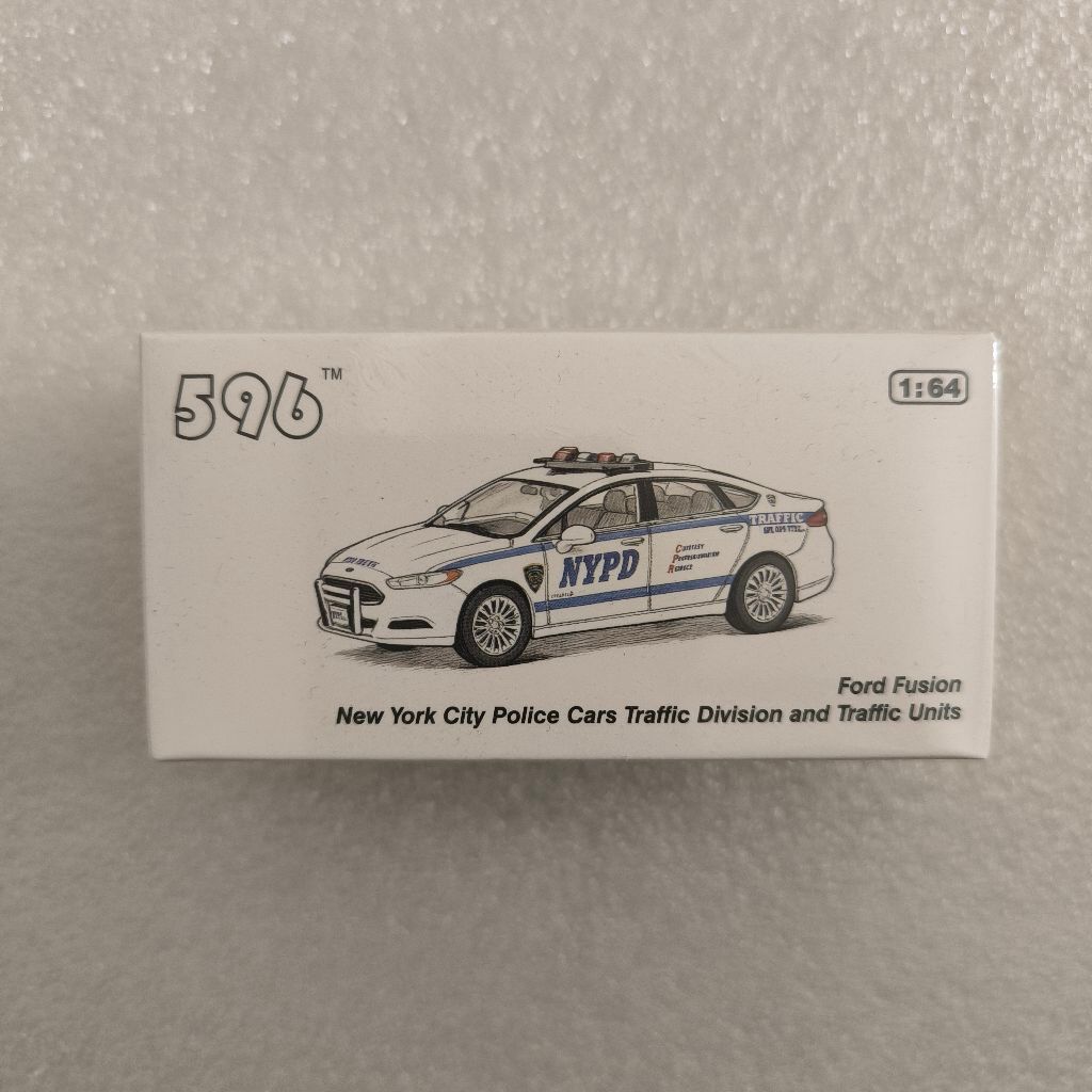 596 MODEL 1/64 FORD FUSION NYPD TRAFFIC DIVISION