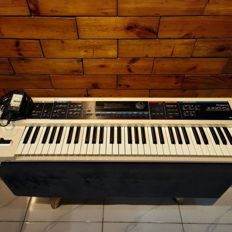Roland juno Di /keyboard Roland juno + Gigbag