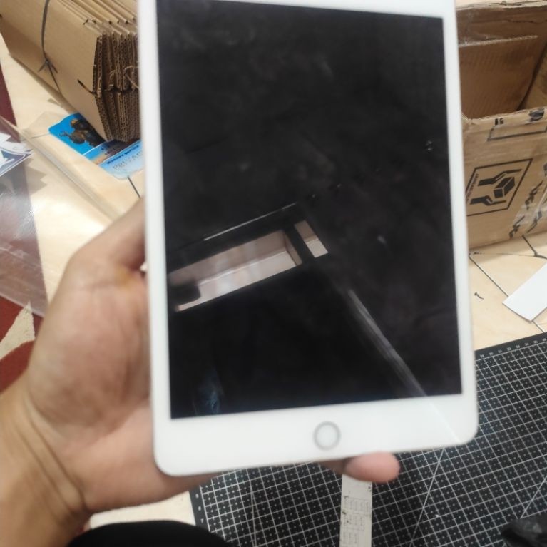 IPAD mini 4 minus baca deskripsi