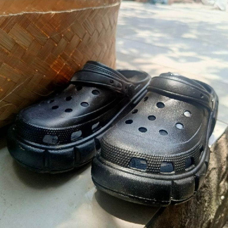 Sandal Crocs Duet Max Original Hitam uk 40