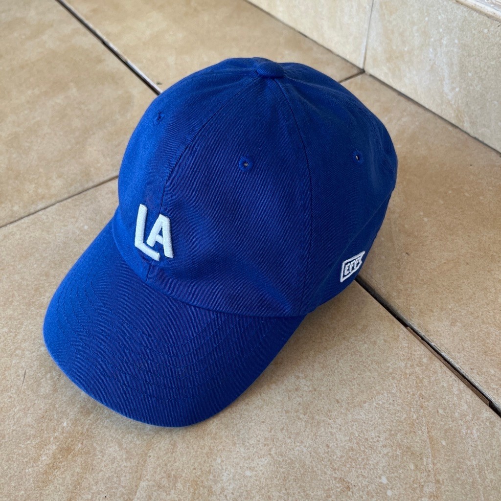topi ebbets field warna biru logo la