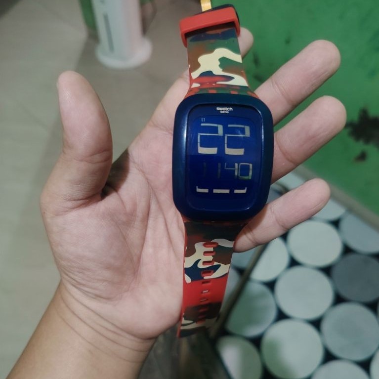 JAM TANGAN UNISEX SWATCH SURR104 DIGITAL TOUCH SCREEN ORIGINAL