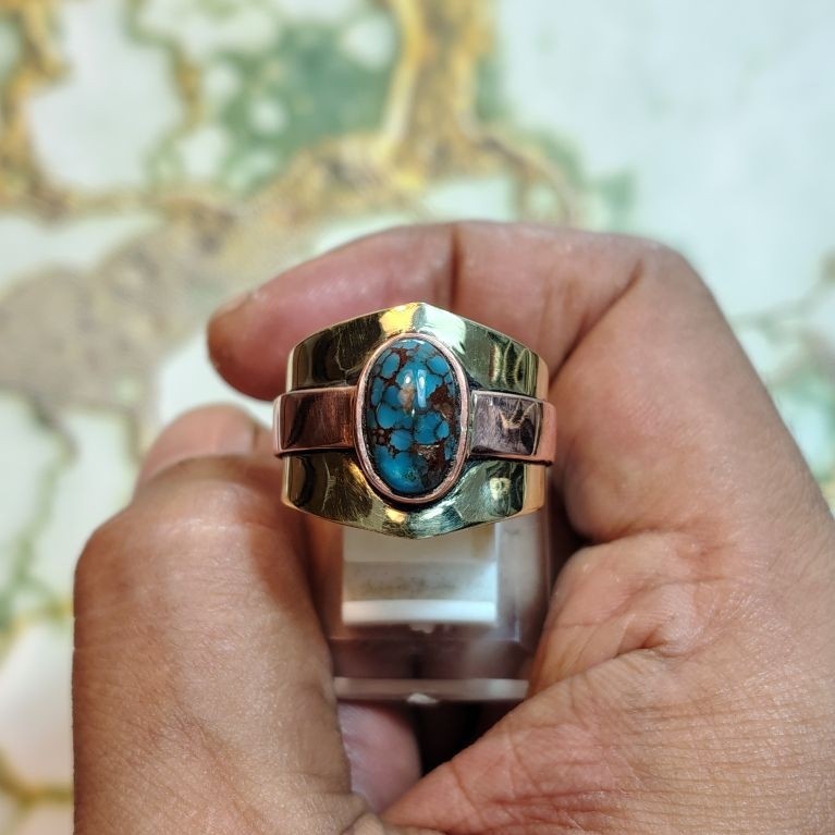 pirus Mesir biru royal