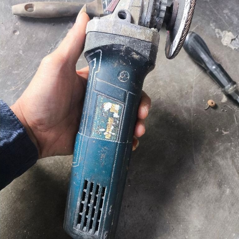 gerinda variable speed original bosch gws 900-100s  bekas