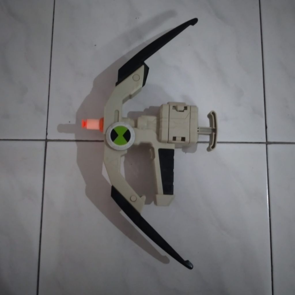 mainan ben 10 omniverse bekas