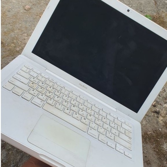 Macbook 2009 white Macbook air murah