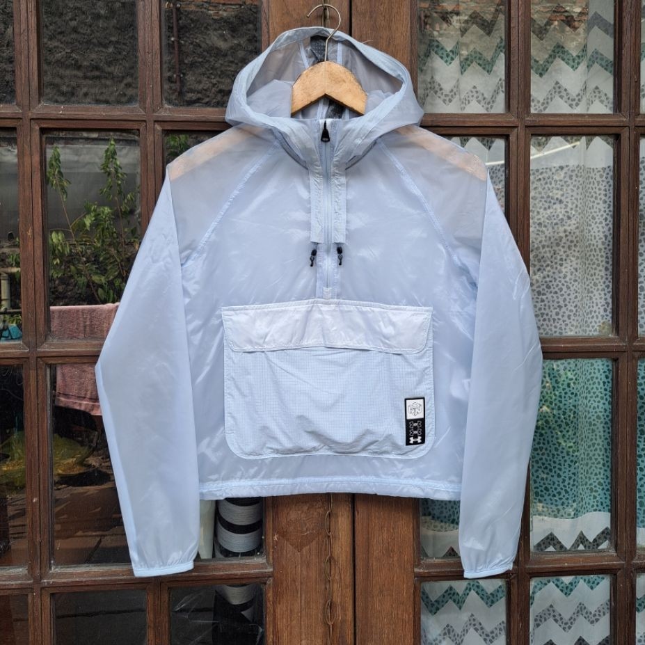 Under Armour Women Cropp Boxy Cagoule Women Size S