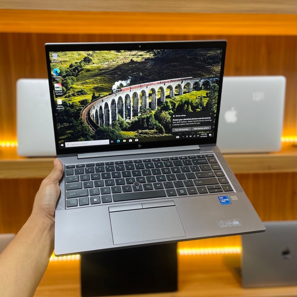 HP Zbook Firefly G8 14inch Workstation i7-118G7 RAM 32GB GPU NVIDIA T500 4GB Second Like New Bergara