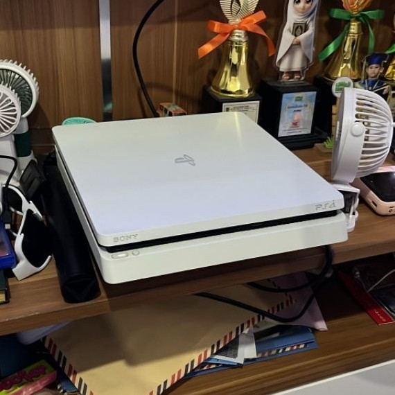 PS4 SLIM 1 TB HEN 13 WEBKIT SERI 22