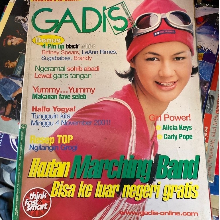 Majalah Gadis Oktober Nopember 2001 Cover Paula Perhoven