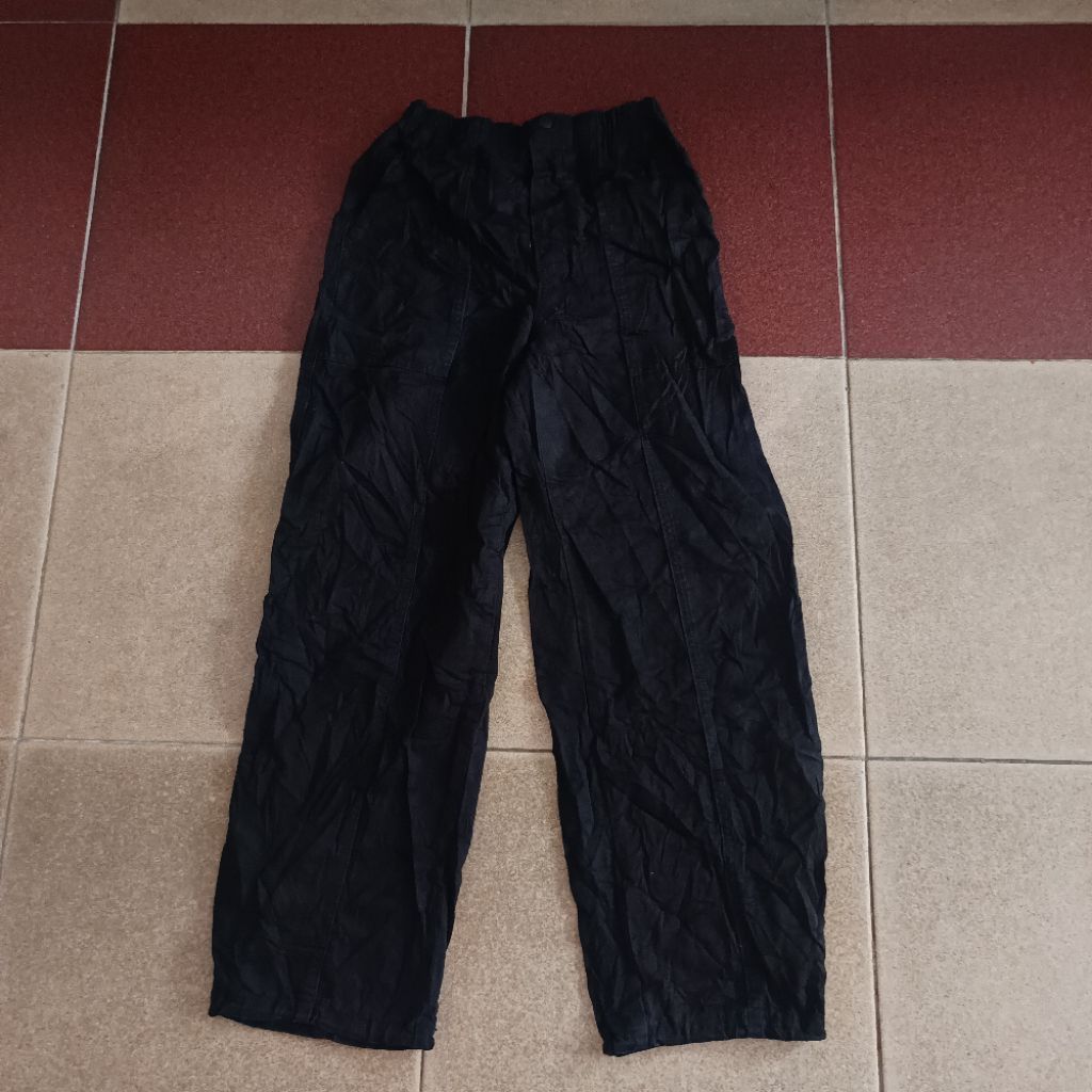 celana panjang fatigue GU hitam S. 10