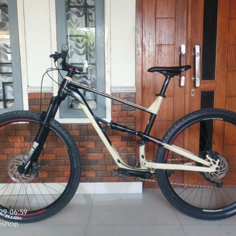 sepeda gunung Polygon Siskiu D7 2020 29er scond