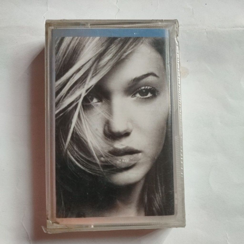 KASET MANDY MOORE