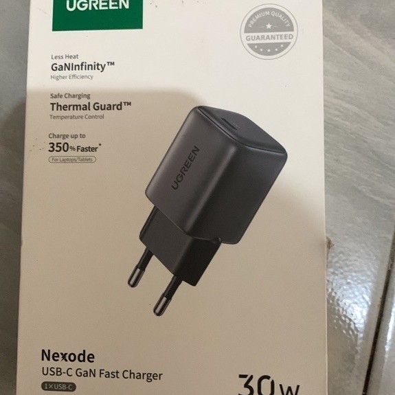 adapter charger ugreen 30watt GAN