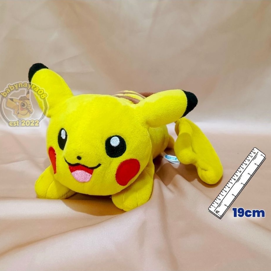 PIKACHU FEMALE LAYING PLUSH POKEMON ORIGINAL TAKARA TOMY