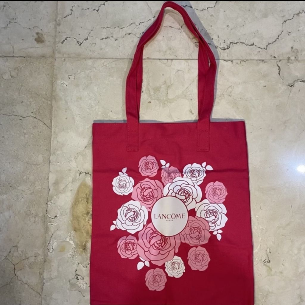 tote bag lancome, pouch ivan gunawan, la roche posay, avoskin, love beauty and planet make up tas or