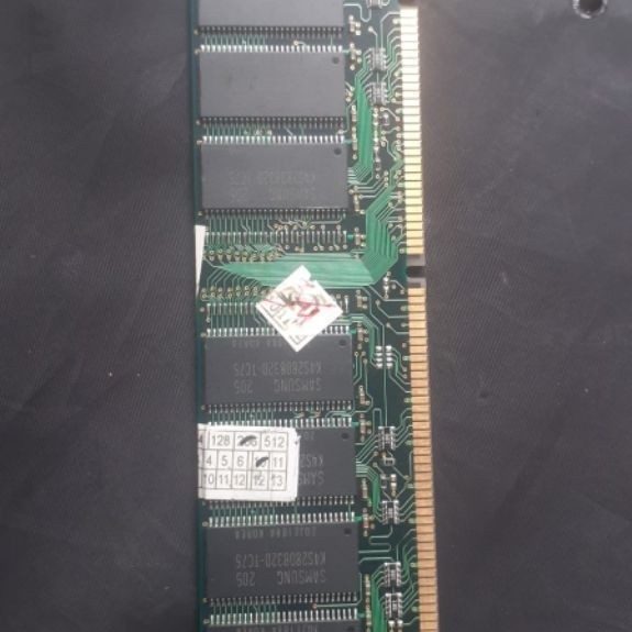 sd ram  256 PC 133 sesuai foto