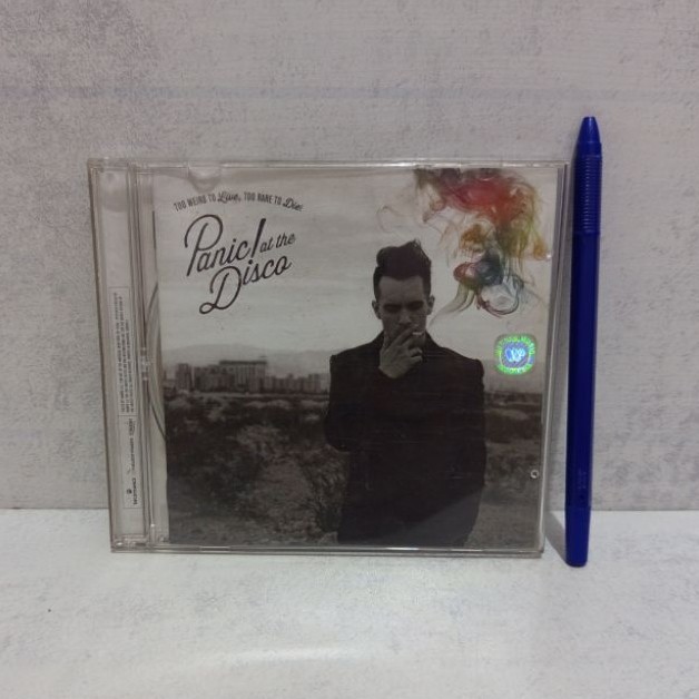 KASET CD TOO WEIRO TO LIVE, TOO RERE TO DIE BY Panic at the Disco