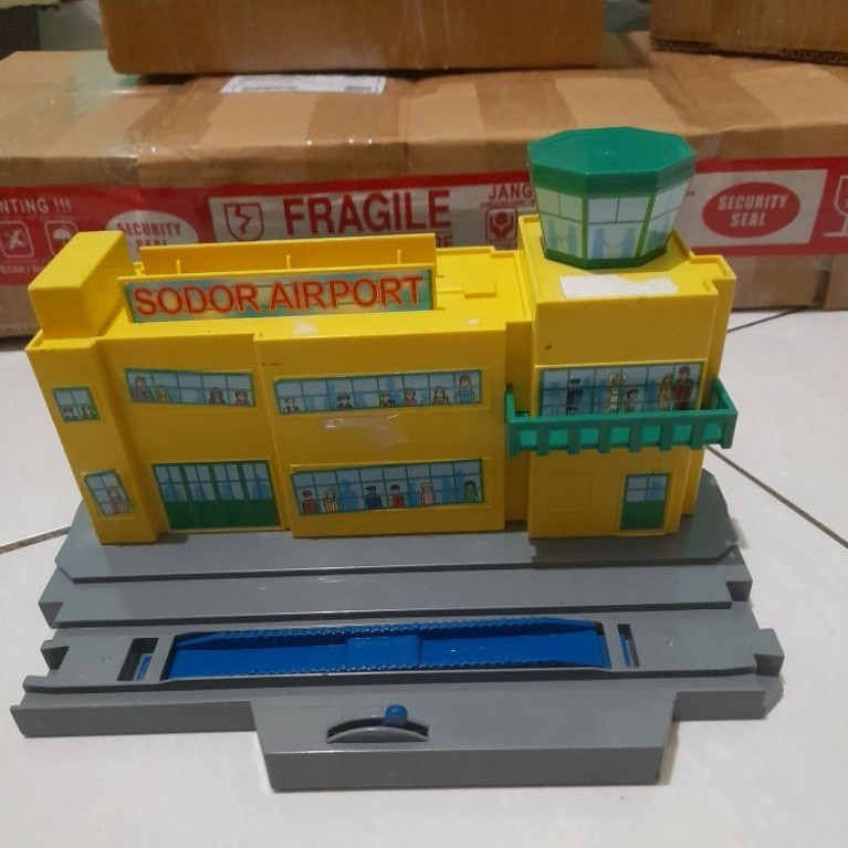 Plarail sodor airport thomas tomy takara