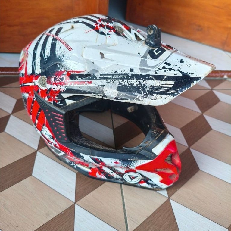 helm cross gm neutron bahan buat reparasi second original