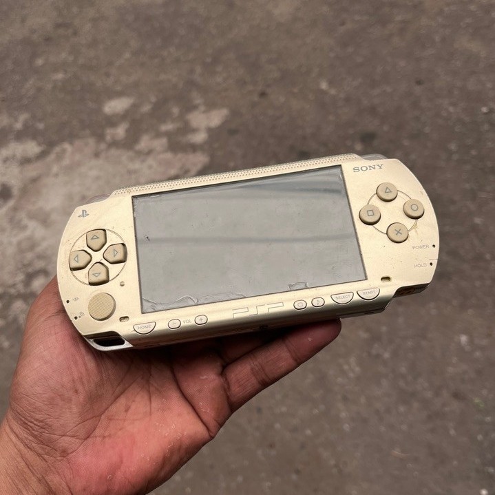 PSP Sony Game seri 1000