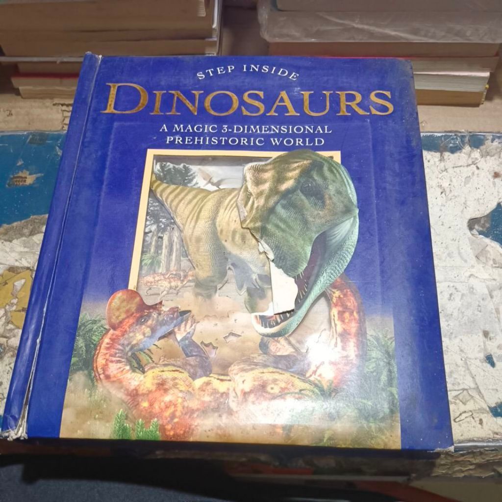 MAJALAH BEKAS INGGRIS STEP INSIDE DINOSAURS