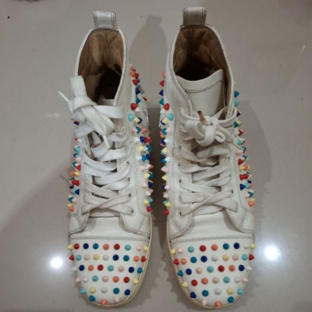 Sepatu Christian Louboutin White Leather Louis Gomme Spike Size 41