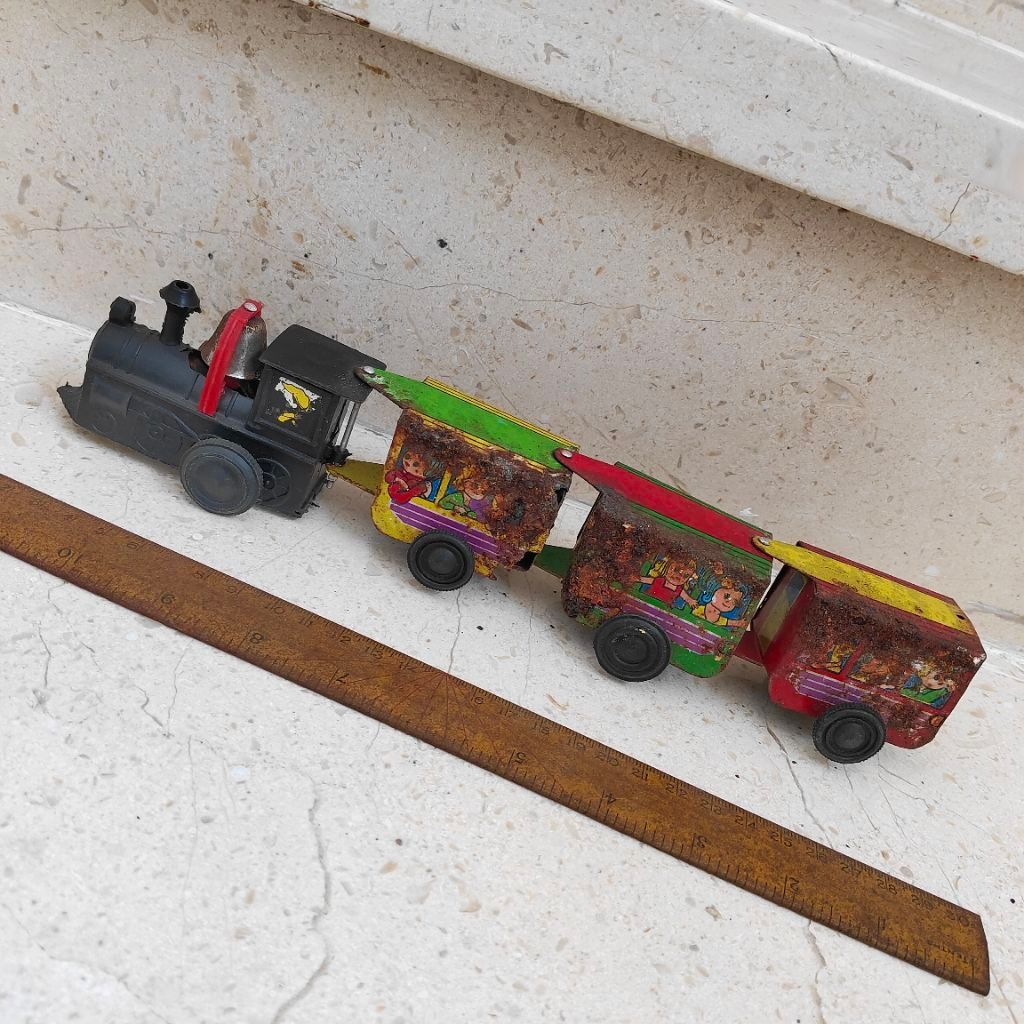 Pajangan Vintage Tin Toy Zig zag Train