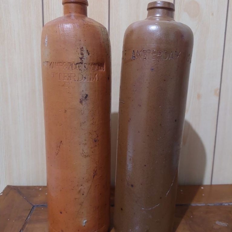 Botol Minum Belanda Antik