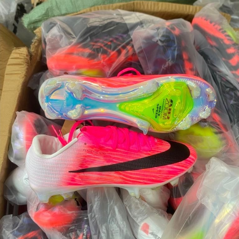 spatu bola Bast saller