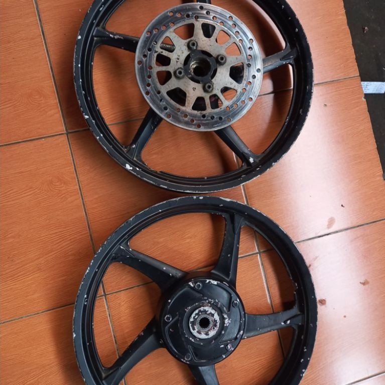 velg yamaha nouvo z original