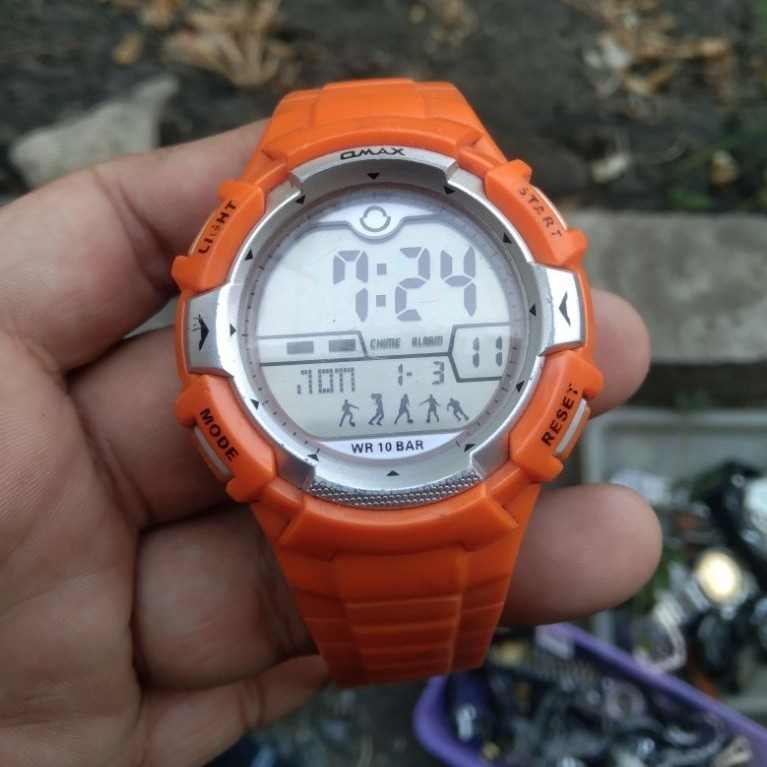 Jam Tangan Digital OMAX WR 10 BAR Oranye