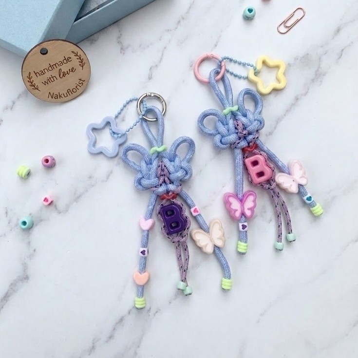 Gantungan kunci Macrame Butterfly 1 huruf