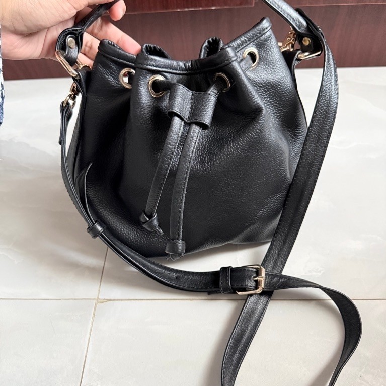 (preloved) Tas Kulit Asli Serut Selempang Wanita Ollie Bucket