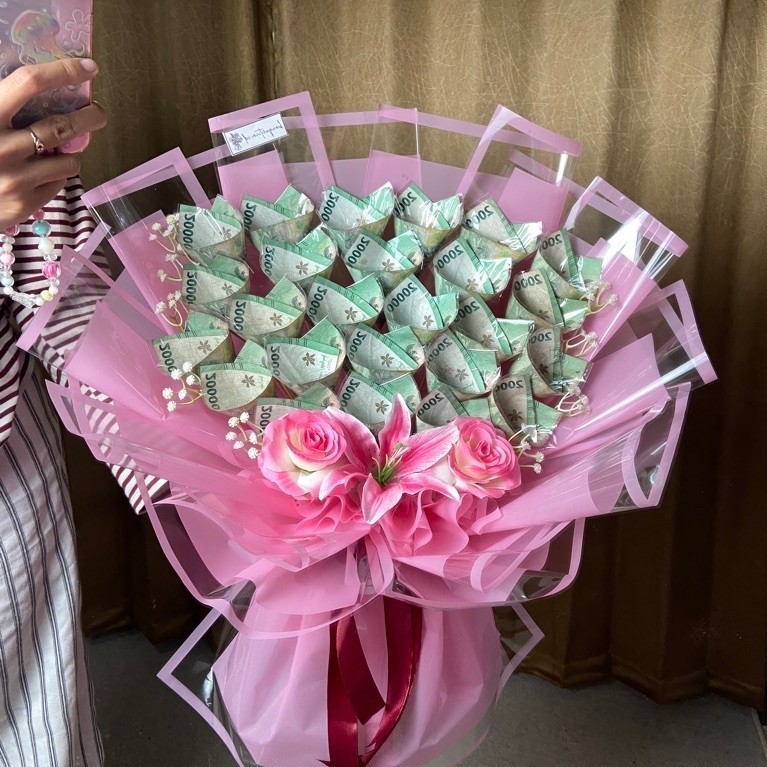 MONEY BOUQUET MAINAN 25 LEMBAR/ READY MENGGUNAKAN UANG MAINAN PECAHAN 20 RIBU