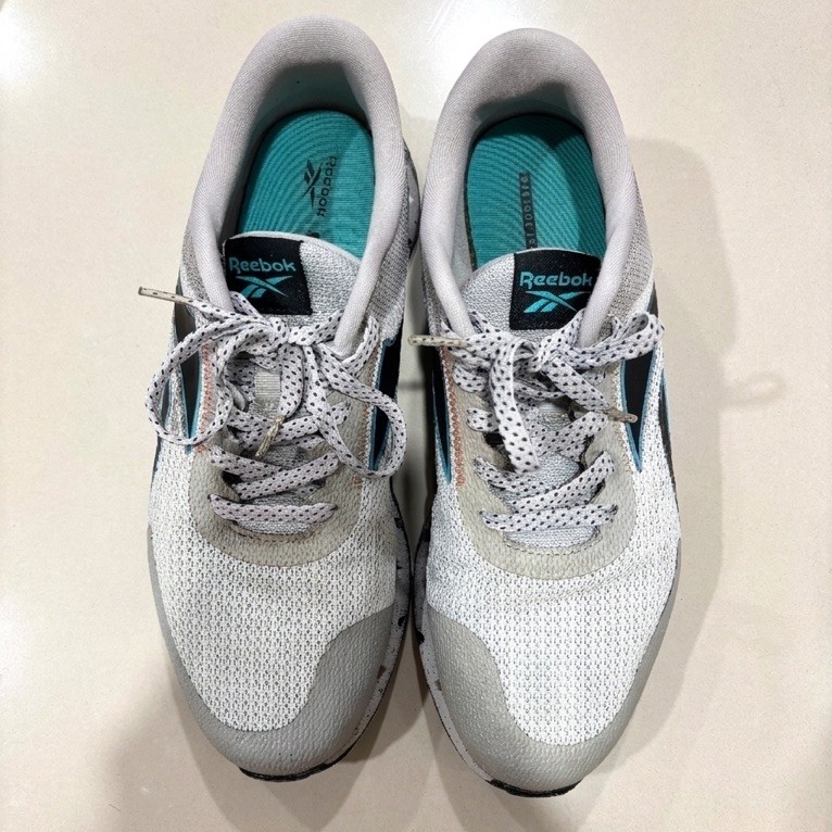 Preloved REEBOK Sepatu sneakers pria size 44