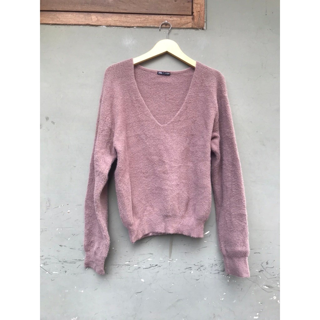 preloved zara-preloved sweater-preloved atasan zara-zara fuzzy-preloved atasan fuzzy-fuzzy second-pr
