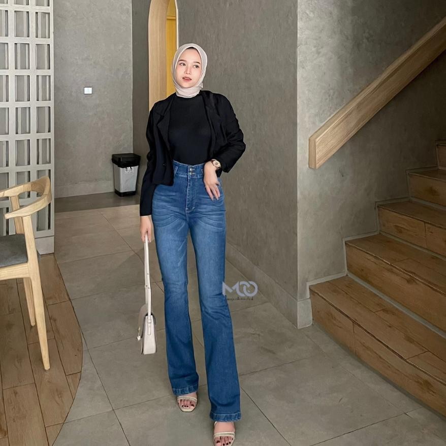 Trendy [MCOJEANS] ULTRA HIGHWAIST CUTBRAY LONG PANTS BLACK KANCING 2 BOOT CUT CELANA JEANS WANITA 