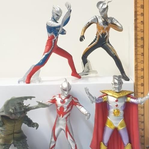 

Fure Topping Kue Ultraman Dan Monster Series H