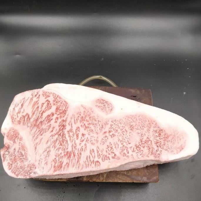 

WAGYU KOBE A5 JAPANESE WAGYU SIRLOIN STRIPLOIN WAGYU JEPANG PS