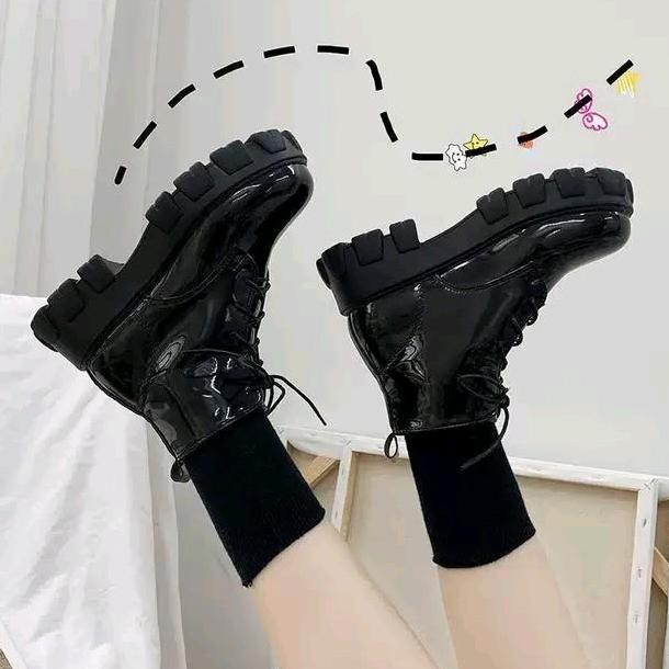 DS104 >> Fennel Sepatu Boots Wanita Keren 5Cm Bahan Kilat Glossy (LA 15)