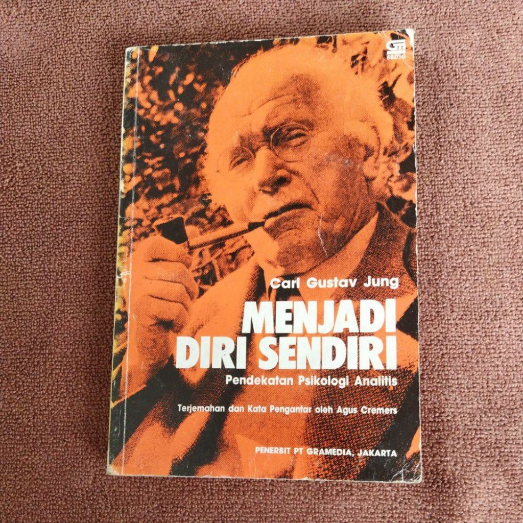 BUKU MENJADI DIRI SENDIRI  PENDEKATAN PSIKOLOGI ANALITIS - CARL GUSTAV JUNG