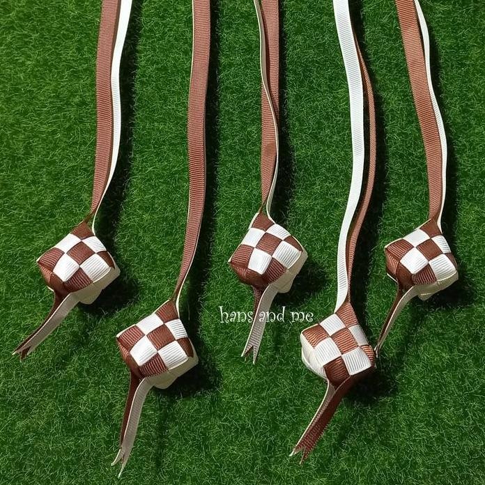 

Ketupat Hias Pita Grosgrain Idul Fitri Isi Dakron Coklat Krem