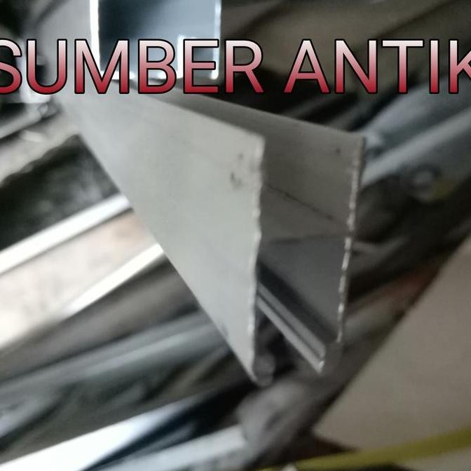 Rel H Sliding Showcase Etalase Aluminium