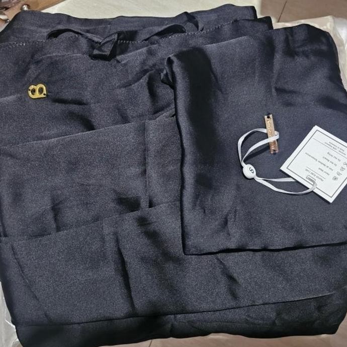 (Good) Buttonscarves prayer robe as is