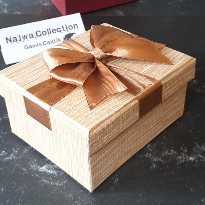 LSS Najwa Collection Box Kado Spesial Kotak Hadiah Romantis Custom Size dengan Pita Coklat Gold Eleg