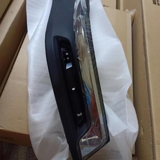 Bodykit Bemper Belakang Innova Venturer Orinal