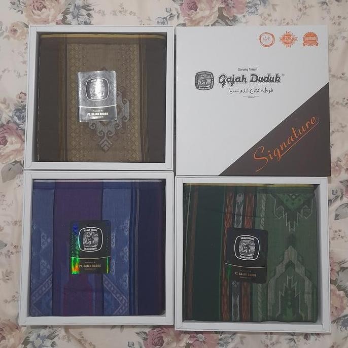 Sarung Gajah Duduk Signature