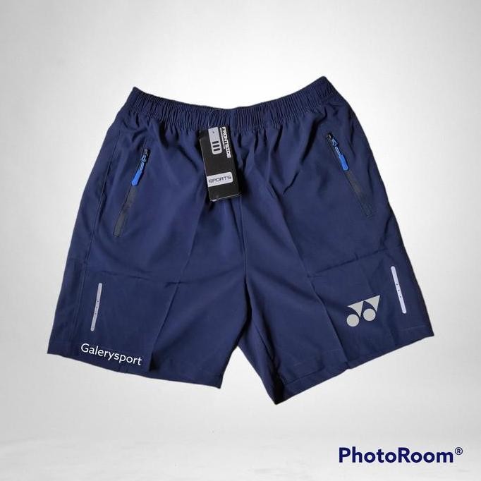 Celana pendek tenis bulutangkis lining